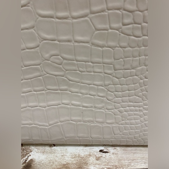 Kate Spade Purse Large Beige Pebbled Leather Crocodile Embossed - Picture 10 of 16